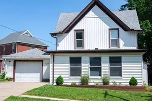108 S Iowa St, Mineral Point, WI 53565 - Photo 2