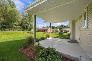 702 Merlot Ln, Cambridge, WI 53523 - Photo 6