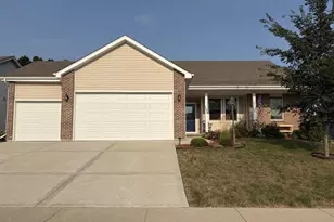 702 Merlot Ln, Cambridge, WI 53523 - Photo 1