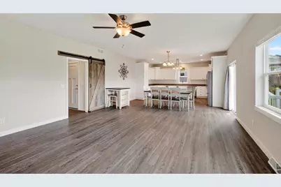 1229 Patriot Way, Sun Prairie, WI 53590 - Photo 6