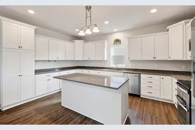 1229 Patriot Way, Sun Prairie, WI 53590 - Photo 10
