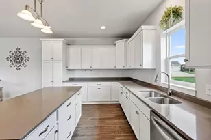 1229 Patriot Way, Sun Prairie, WI 53590 - Photo 12