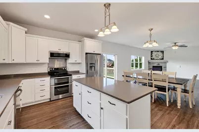 1229 Patriot Way, Sun Prairie, WI 53590 - Photo 14