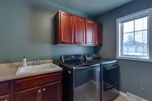 2666 Dungarvan Rd, Fitchburg, WI 53711 - Photo 12