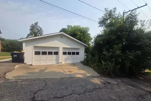 205 W Broadway St, Rock Springs, WI 53961 - Photo 24