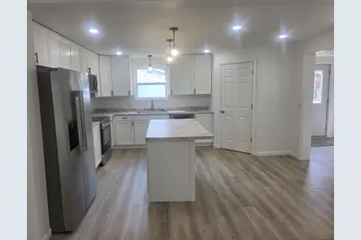 205 W Broadway Street, Rock Springs, WI 53961 - Photo 6