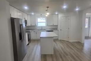 205 W Broadway St, Rock Springs, WI 53961 - Photo 6