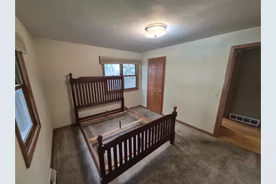 19 E Auburn Drive, Beloit, WI 53511 - Photo 18