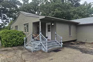 19 E Auburn Dr, Beloit, WI 53511 - Photo 6