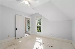 1227 Spaight St, Madison, WI 53703 - Photo 10