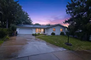 5 Yorktown Cir, Madison, WI 53711 - Photo 1