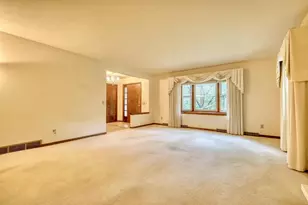 3169 Hickory Ridge Rd, Madison, WI 53719 - Photo 8