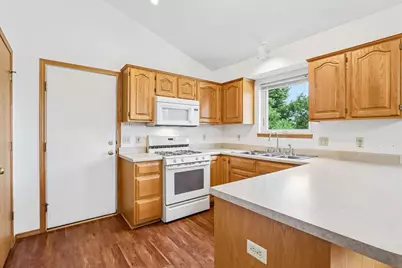 941 Vista Ridge Drive, Mount Horeb, WI 53572 - Photo 12