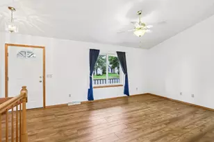 941 Vista Ridge Dr, Mount Horeb, WI 53572 - Photo 4
