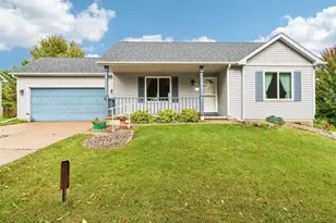 941 Vista Ridge Dr, Mount Horeb, WI 53572 - Photo 1