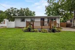 1930 Shelley Ln, Madison, WI 53704 - Photo 2