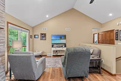 1002 Hay Creek Trail, Reedsburg, WI 53959 - Photo 16