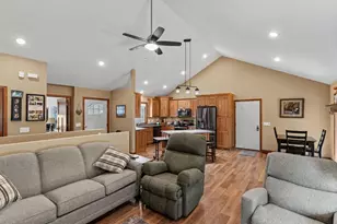 1002 Hay Creek Trail, Reedsburg, WI 53959 - Photo 14