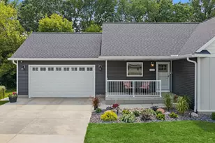1002 Hay Creek Trail, Reedsburg, WI 53959 - Photo 2