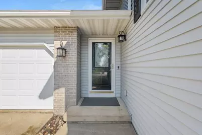 829 Edgemore Drive, Sun Prairie, WI 53590 - Photo 6