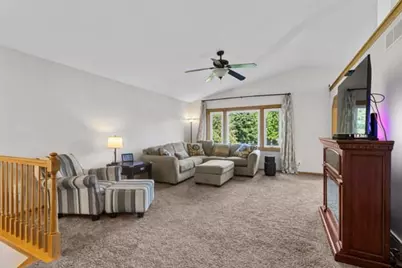 829 Edgemore Drive, Sun Prairie, WI 53590 - Photo 10