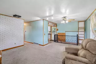 1937 Tennyson Ln, Madison, WI 53704 - Photo 4
