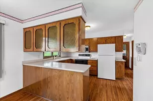 7124 Schneider Rd, Middleton, WI 53562 - Photo 10