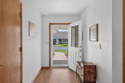 93 Queens Way, Fond du Lac, WI 54935 - Photo 6