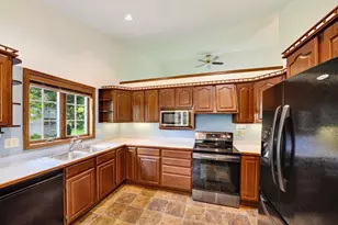 7862 W Oakbrook Cir, Madison, WI 53717 - Photo 6
