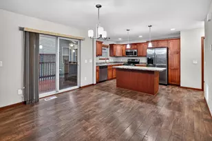 705 Reflection Dr, Madison, WI 53593 - Photo 14