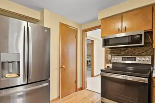 4402 Woods End, Madison, WI 53711 - Photo 8