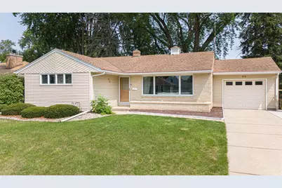 816 N Randall Avenue, Janesville, WI 53545 - Photo 2