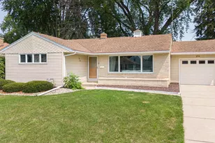816 N Randall Ave, Janesville, WI 53545 - Photo 2
