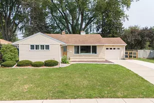 816 N Randall Ave, Janesville, WI 53545 - Photo 1