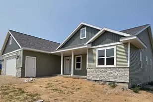 433 Gunderson Dr, Portage, WI 53901 - Photo 4
