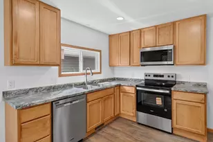 637 Lewellen St, Marshall, WI 53559 - Photo 16