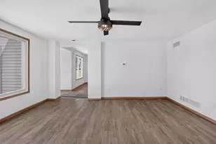637 Lewellen St, Marshall, WI 53559 - Photo 10