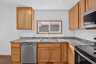 637 Lewellen St, Marshall, WI 53559 - Photo 14