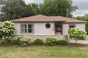 1309 Hawthorne Ave, Janesville, WI 53545 - Photo 2