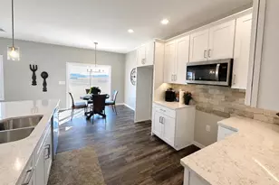 246 NW 3rd Ave, Monroe, WI 53566 - Photo 8