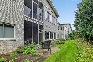1 Cherokee Cir, Madison, WI 53704 - Photo 4