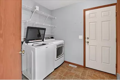 6107 Arrowpoint Way, Mcfarland, WI 53558 - Photo 24