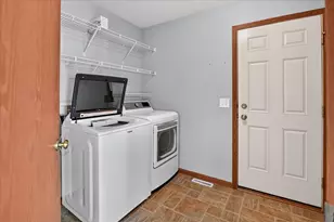 6107 Arrowpoint Way, Mcfarland, WI 53558 - Photo 24