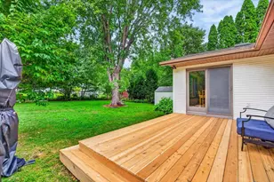 522 Charles Ln, Madison, WI 53711 - Photo 2