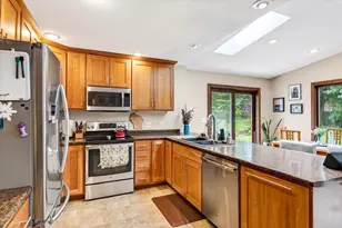 522 Charles Ln, Madison, WI 53711 - Photo 4
