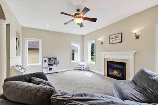 9409 Eagle Nest Ln, Madison, WI 53562 - Photo 12