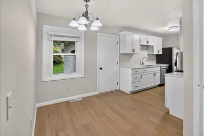 525 Berry Street, Stoughton, WI 53589 - Photo 14