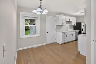 525 Berry St, Stoughton, WI 53589 - Photo 14