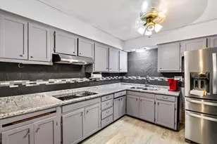 1909 Tennyson Ln, Madison, WI 53704 - Photo 10