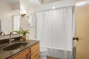1014 Spaight St, Madison, WI 53703 - Photo 18